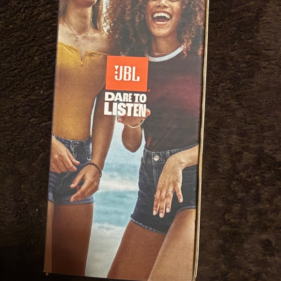 JBL Clip 5 Ultra-Portable Waterproof Speaker -BLACK- New - Sealed in the Box - Picture 11 of 13